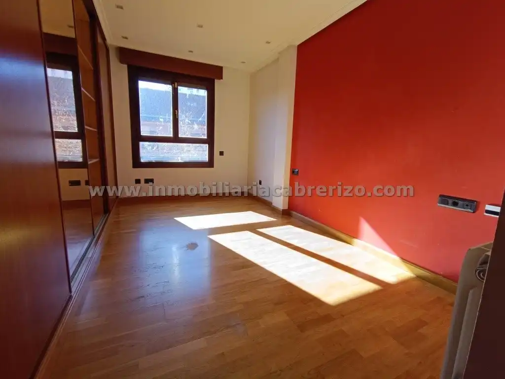 Flat for sale in Calle Rodrigo de Arriaga Mendo, Residencia