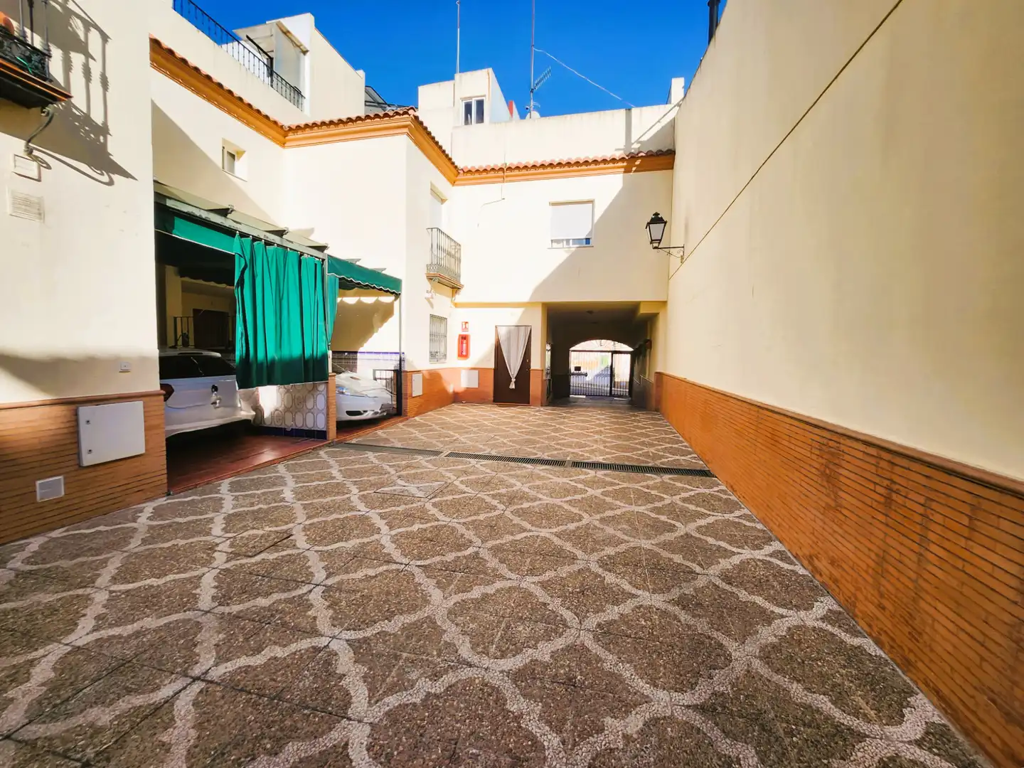 Exterior view of Detached homes for sale in Alcalá de Guadaira  with Air Conditioner, Terrace and Storage room