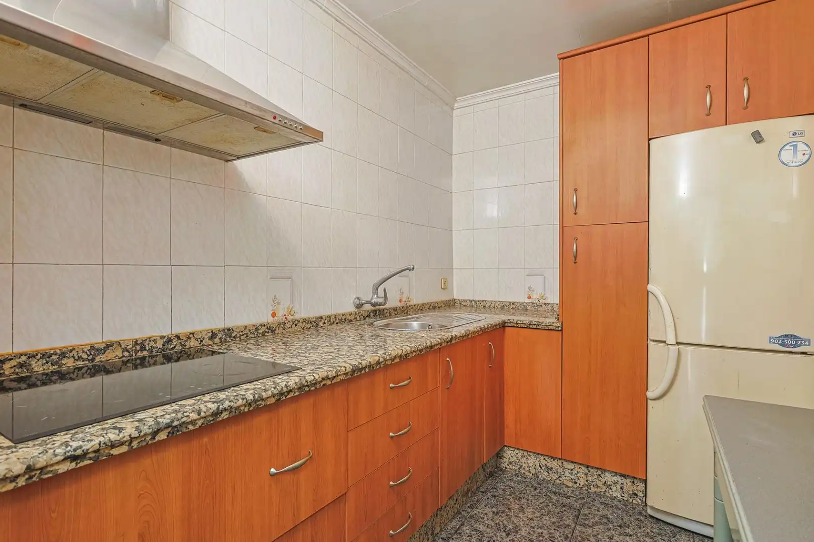 Cuina de Casa o xalet en venda en Sevilla amb Moblat i Balcó