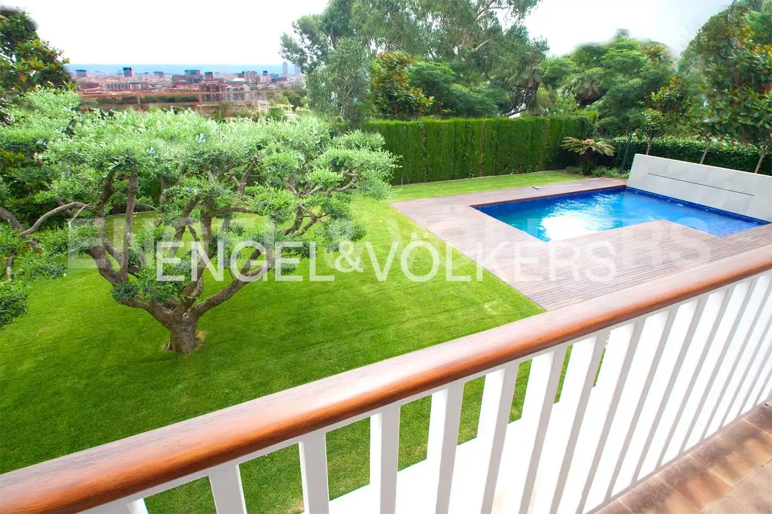 Piscina de Casa o xalet de lloguer en Barcelona amb Aire condicionat, Calefacció i Jardí privat