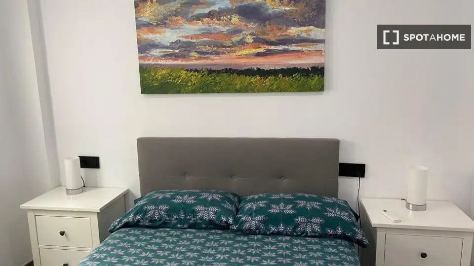 Habitació a Penya - Roja - Avda. Francia