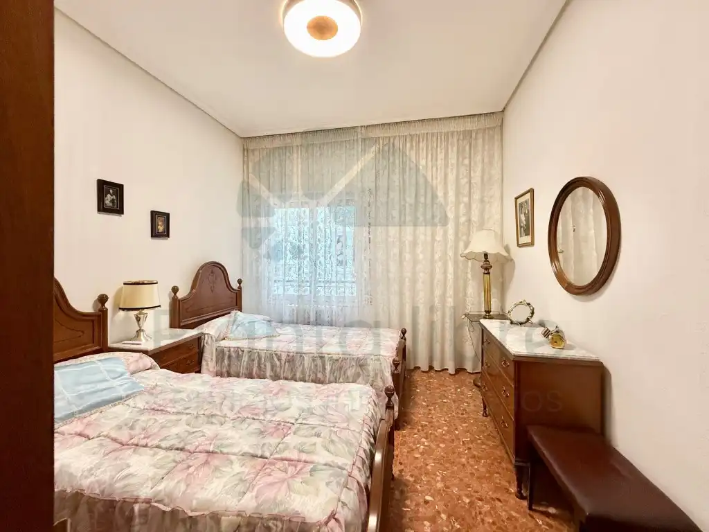 Bedroom of Flat for sale in  Logroño  with Air Conditioner, Heating and Balcony