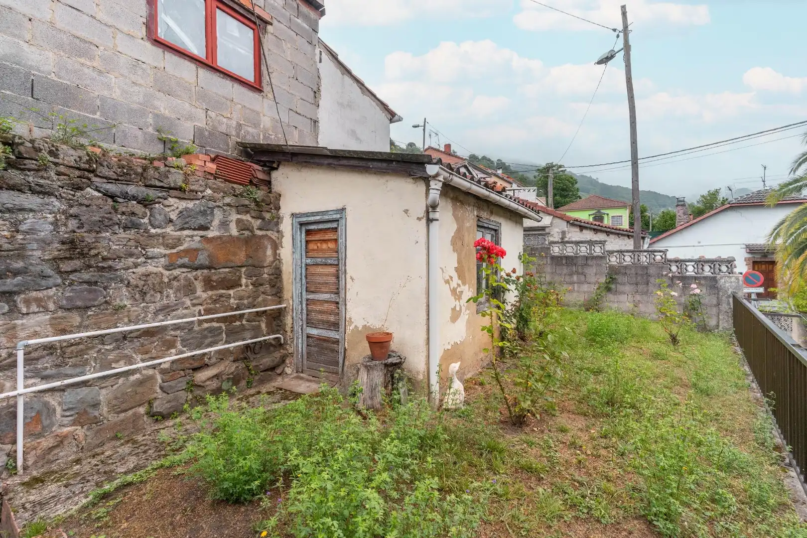 Vista exterior de Casa adosada en venta en Mieres (Asturias)