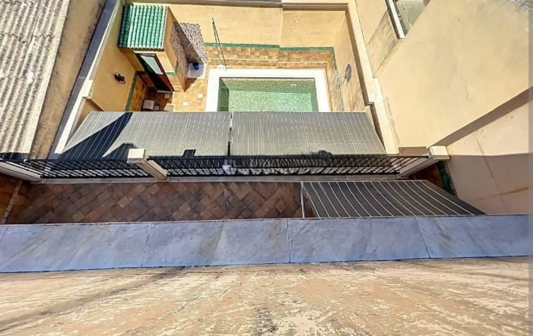 Terrassa de Casa adosada en venda en Lucena amb Traster i Piscina