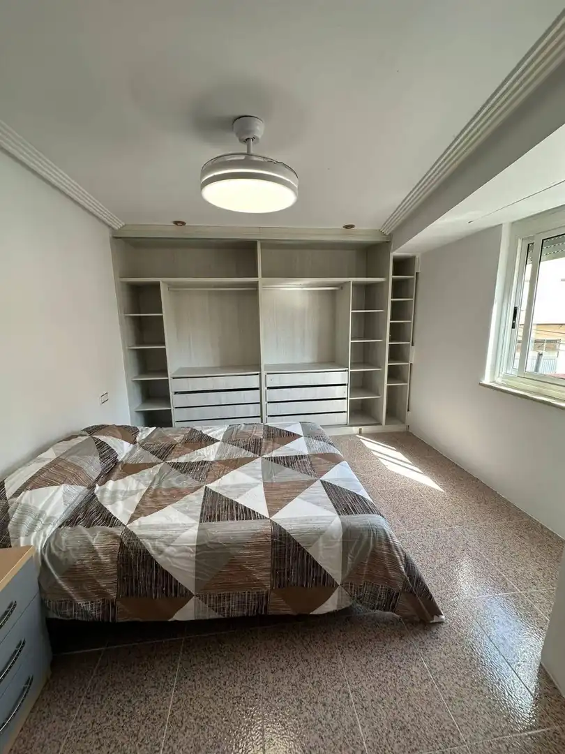 Habitación de Piso de alquiler en Elda con Amueblado
