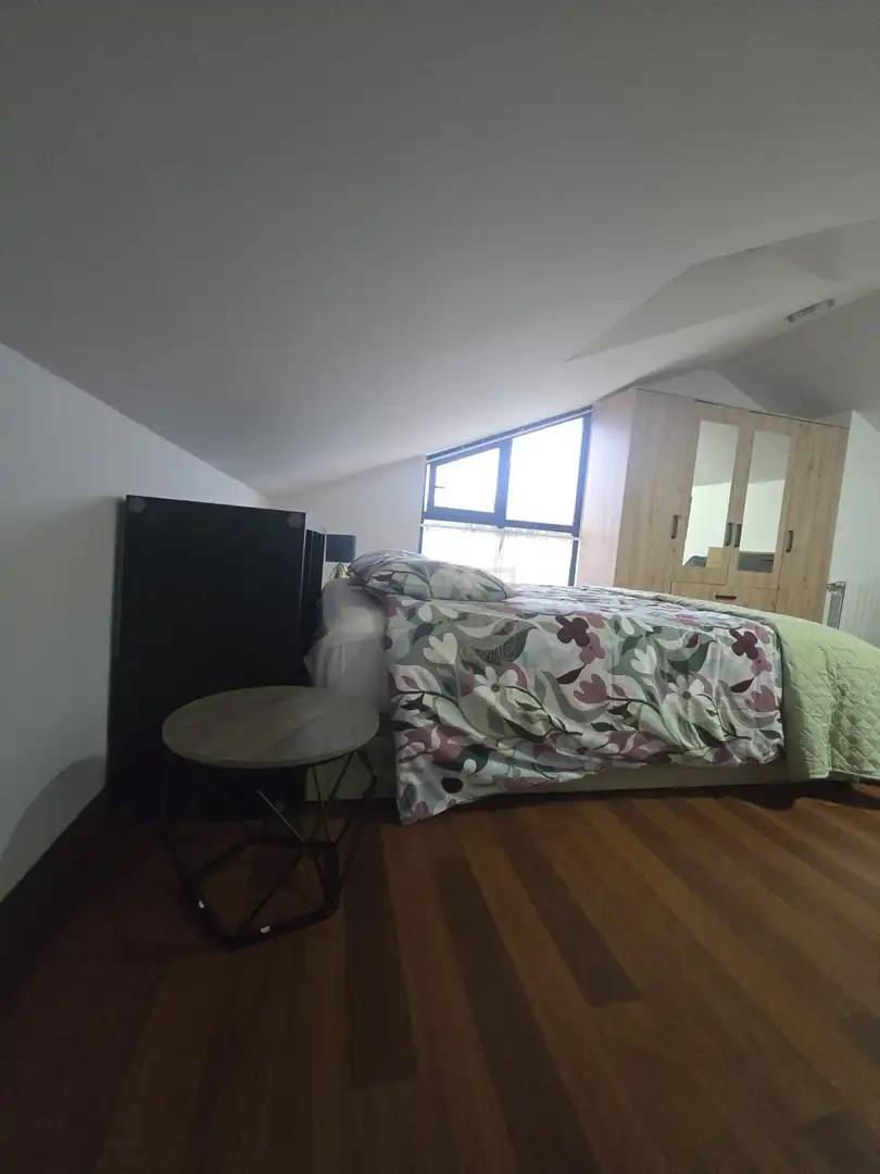Schlafzimmer von Wohnung zur Miete in Piélagos mit Heizung, Parkett und Möbliert