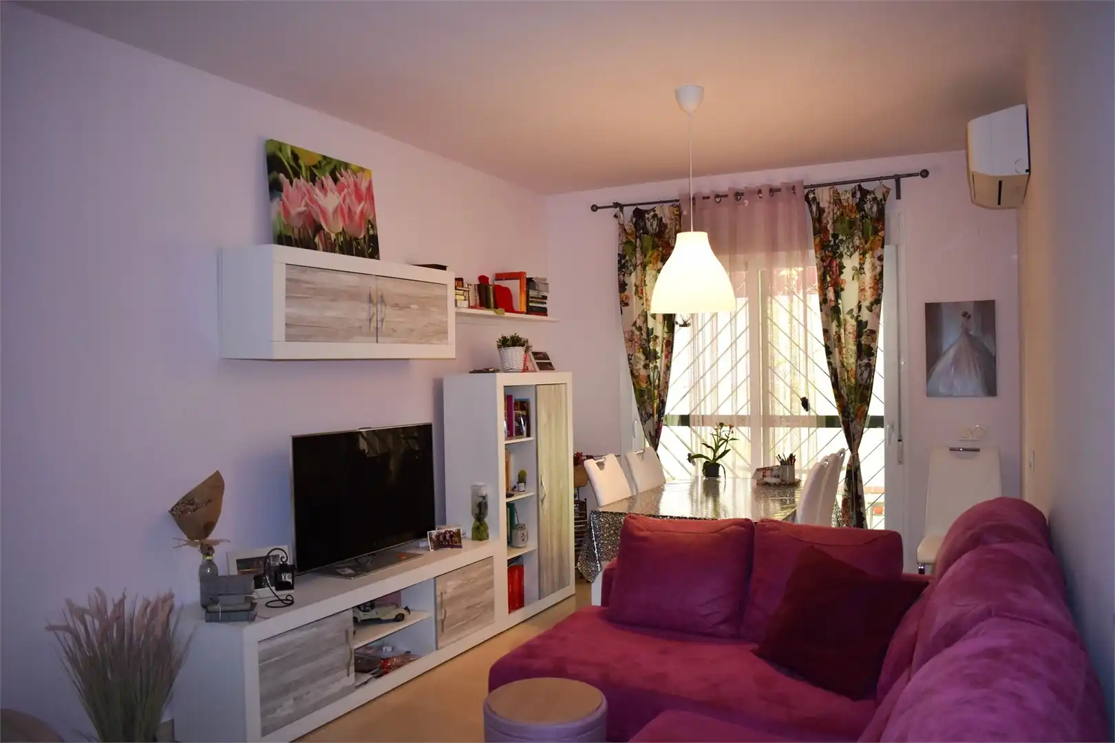 Sala de estar de Planta baja en venta en Vélez-Málaga con Aire acondicionado, Terraza y Piscina comunitaria