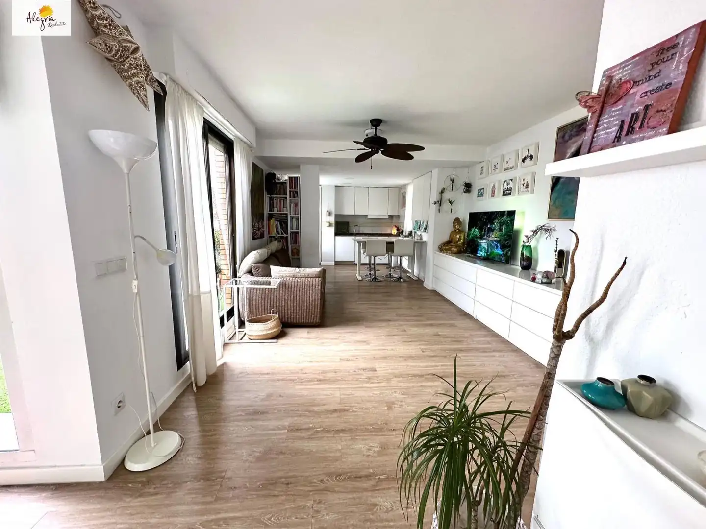 Wohnzimmer von Dachboden zum Verkauf in Valencia mit Klimaanlage und Möbliert