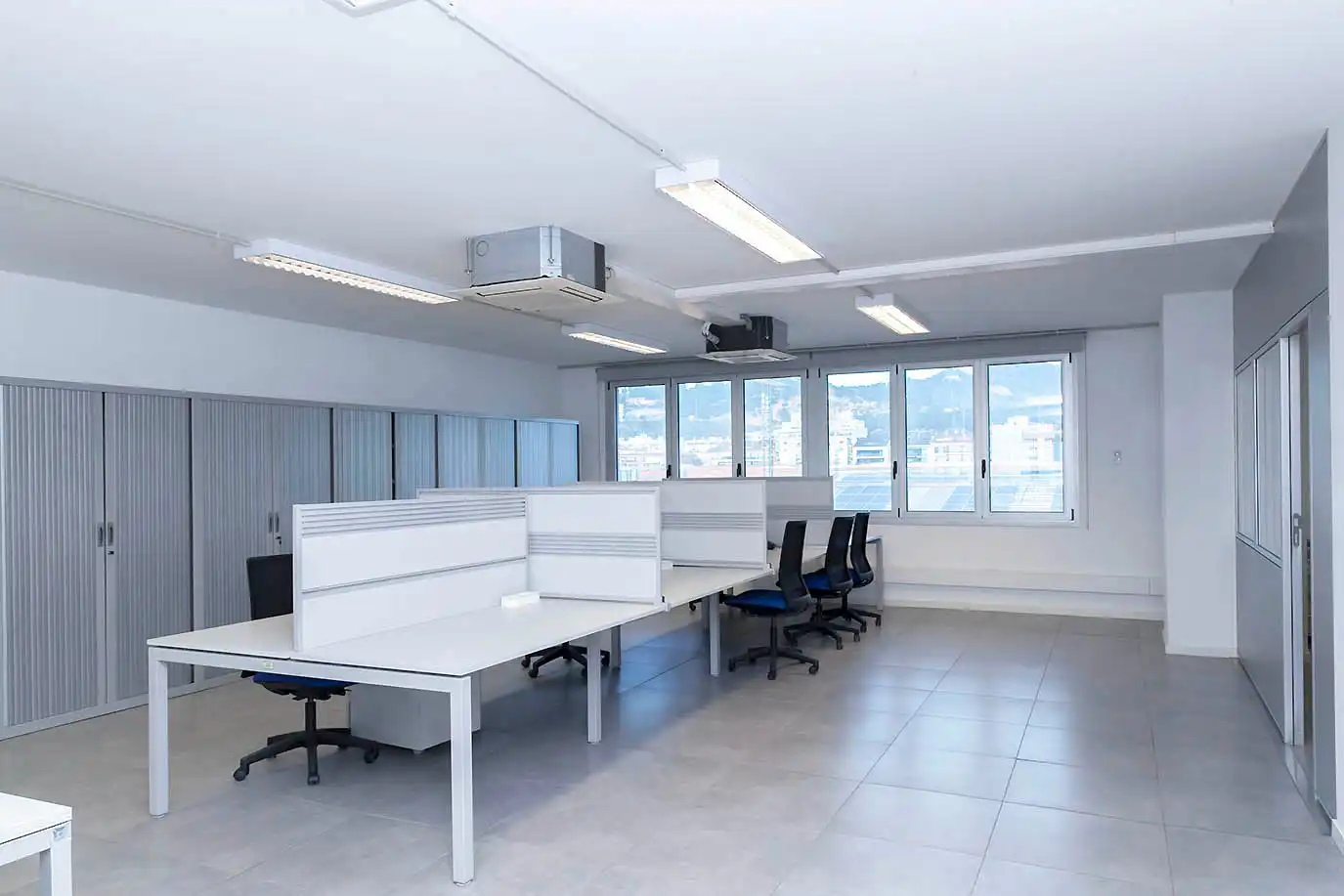 Nave industrial en venta en Molins de Rei con Alarma