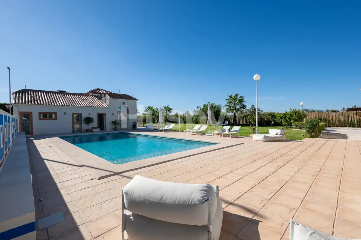 Jardí de Casa o xalet en venda en Elche / Elx amb Aire condicionat, Calefacció i Jardí privat