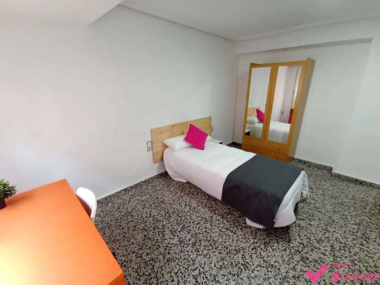 Schlafzimmer von Wohnung zur Miete in Valencia mit Terrasse und Möbliert