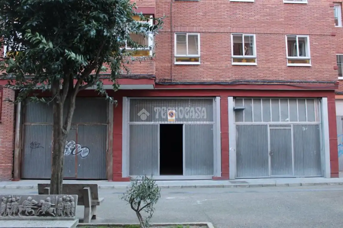 Vista exterior de Local en venda en Valladolid Capital