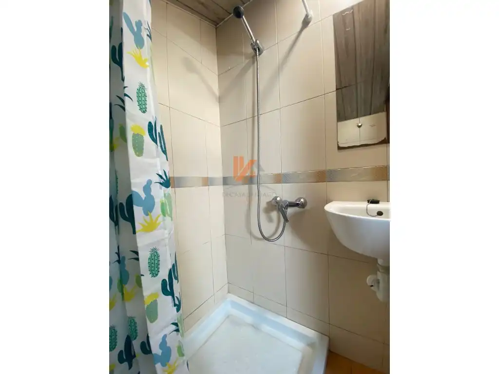 Bany de Apartament de lloguer en Santiago de Compostela  amb Calefacció i Moblat