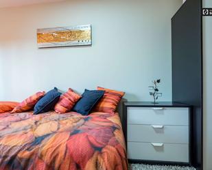 Bedroom of Flat to share in  Valencia Capital  with Air Conditioner and Terrace