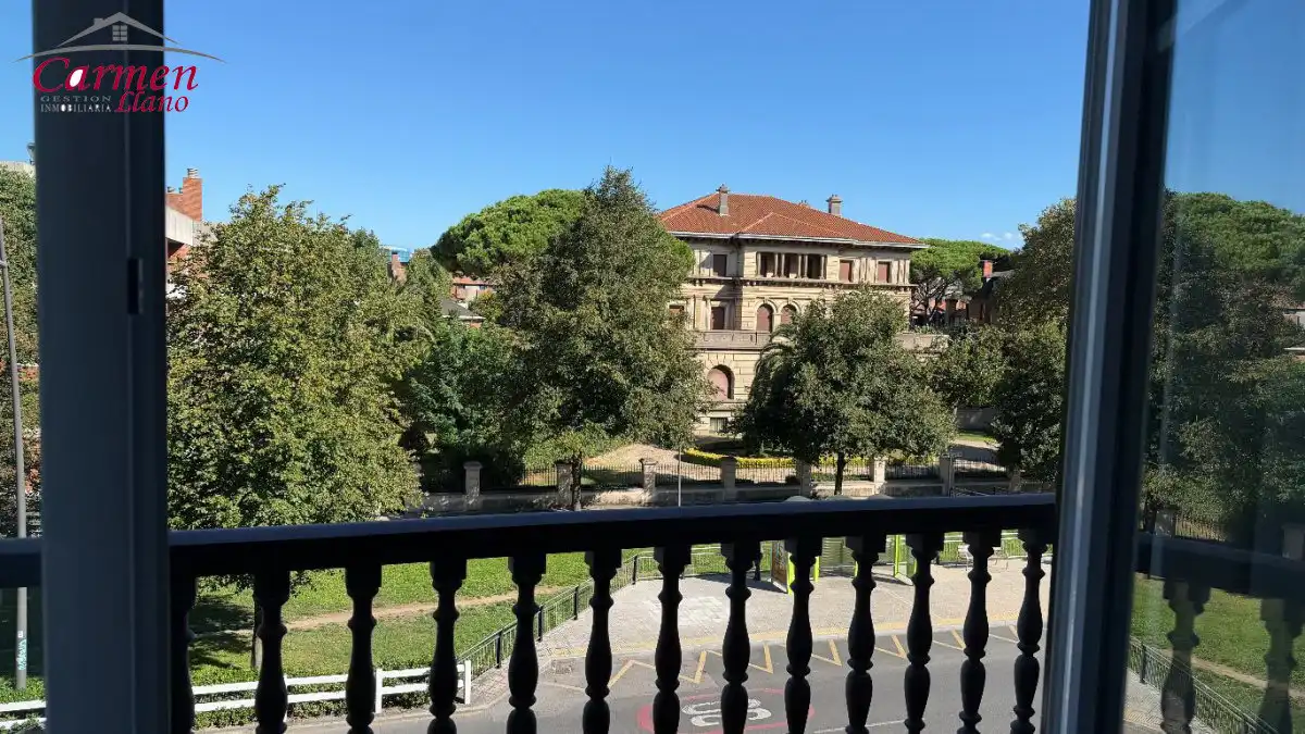 Vista exterior de Dúplex en venda en Getxo  amb Calefacció, Terrassa i Traster