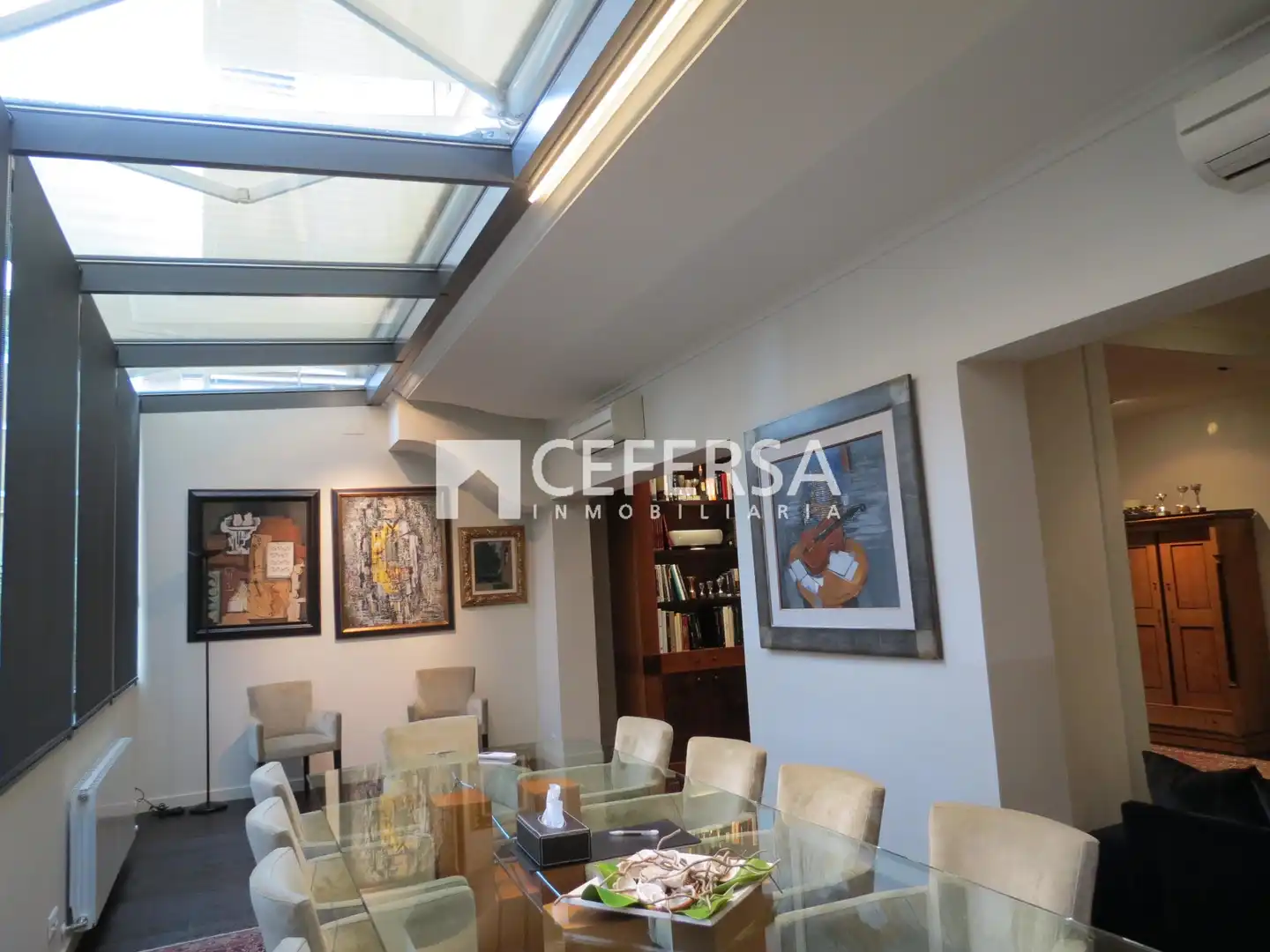 Menjador de Casa o xalet en venda en Barcelona amb Aire condicionat, Calefacció i Parquet