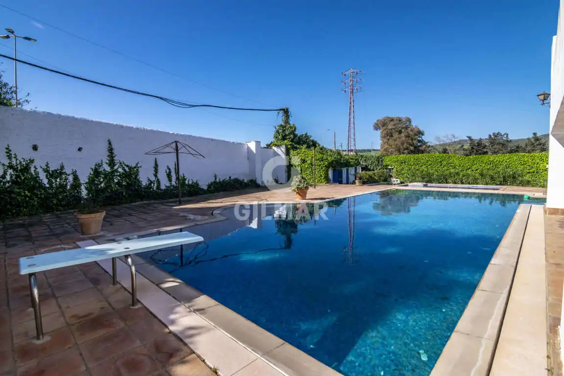 Chalet con piscina en venta en San Enrique - Guadiaro -  Pueblo Nuevo, imagen 4