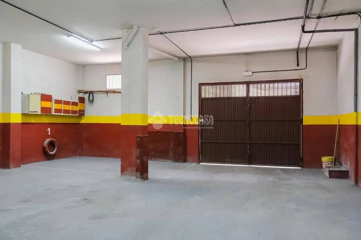 Parking de Piso en venta en Madrid con Aire acondicionado, Calefacción y Terraza