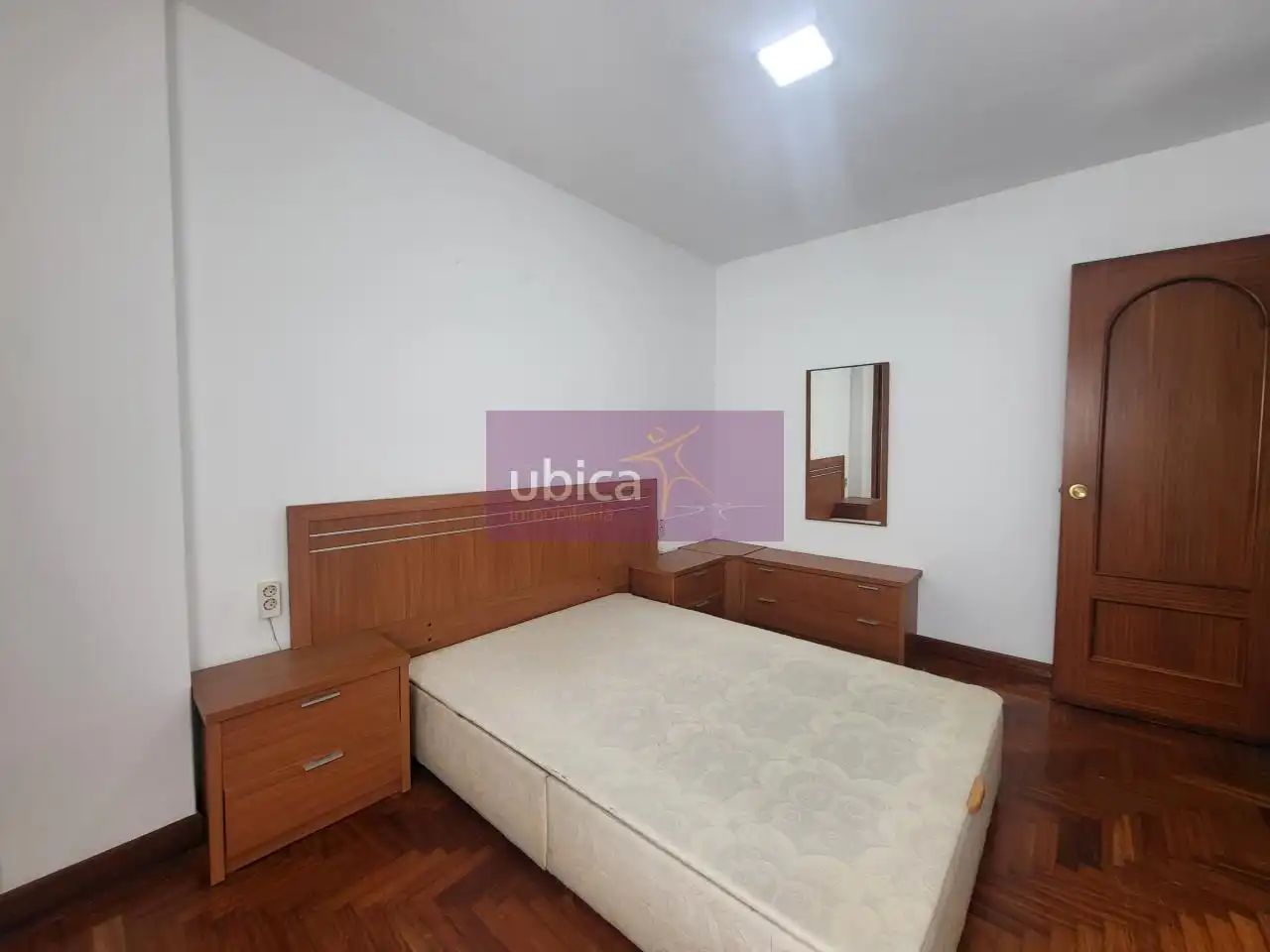 Habitación de Piso en venta en Vigo  con Calefacción, Parquet y Terraza
