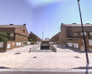 Exterior view of Single-family semi-detached for sale in  Zaragoza Capital