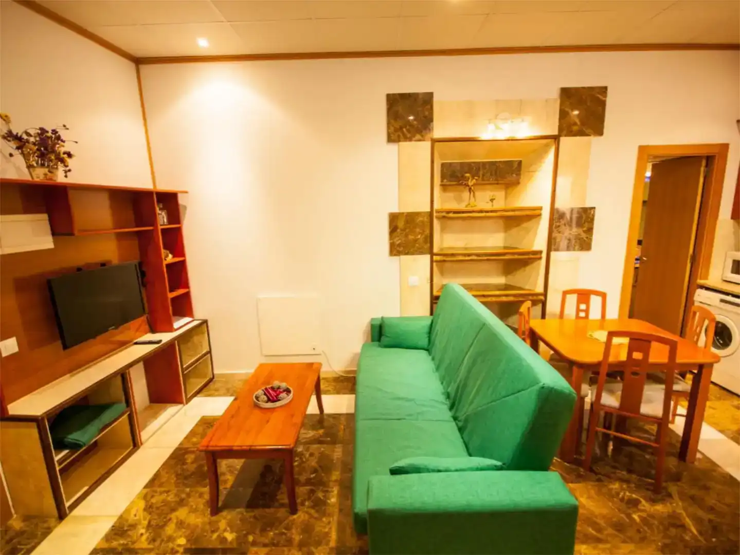 Sala d'estar de Apartament en venda en Plasencia amb Aire condicionat