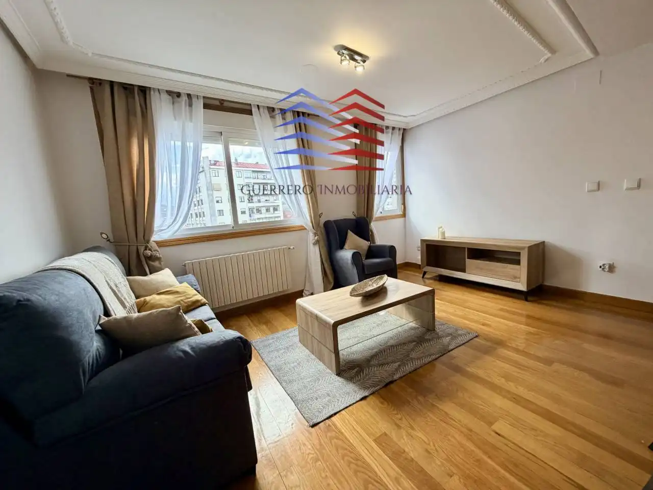 Living room of Apartments for rent in Ourense Capital   with Heating, Parquet flooring and Storage room