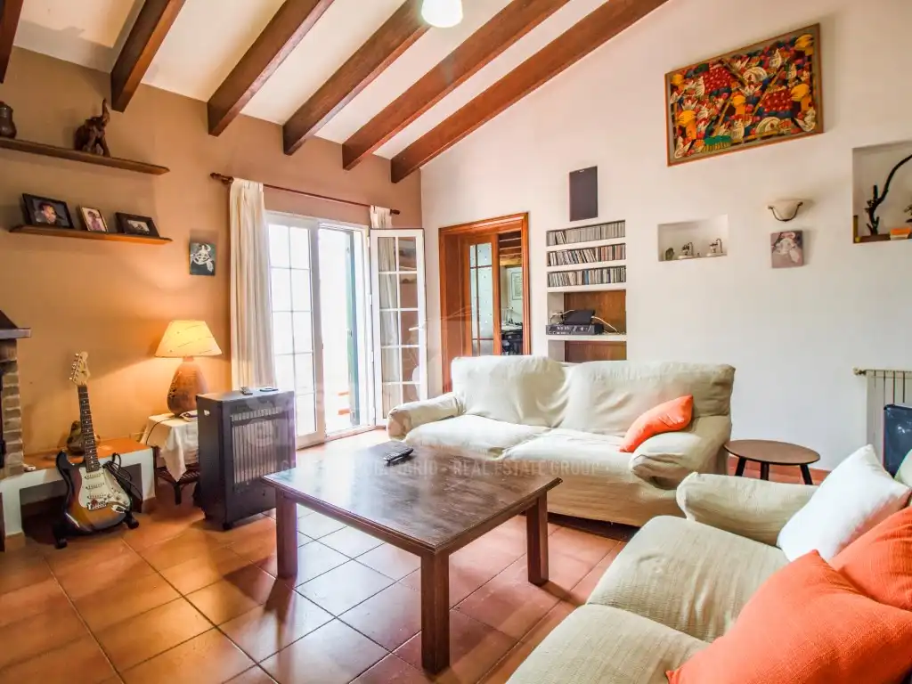 Casa rústica amb piscina en venda a Llucmaçanes, imagen 21