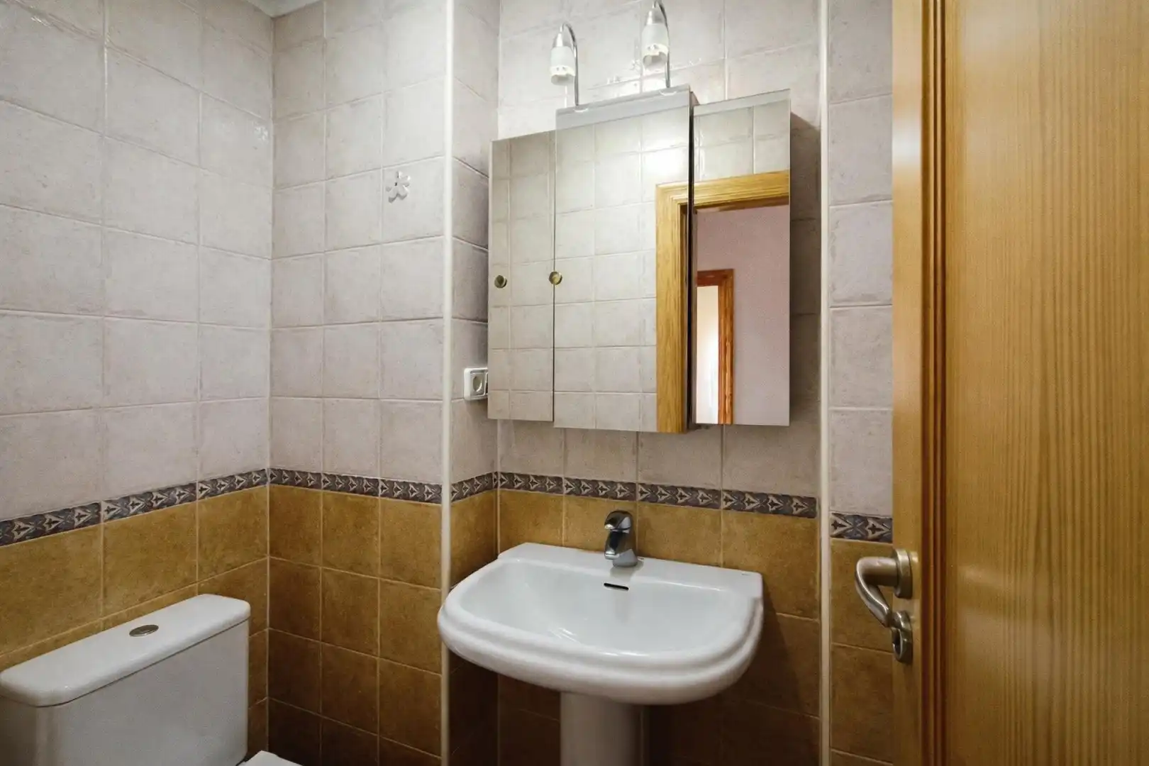 Bathroom of Flat for sale in Roquetas de Mar  with Terrace and Community pool