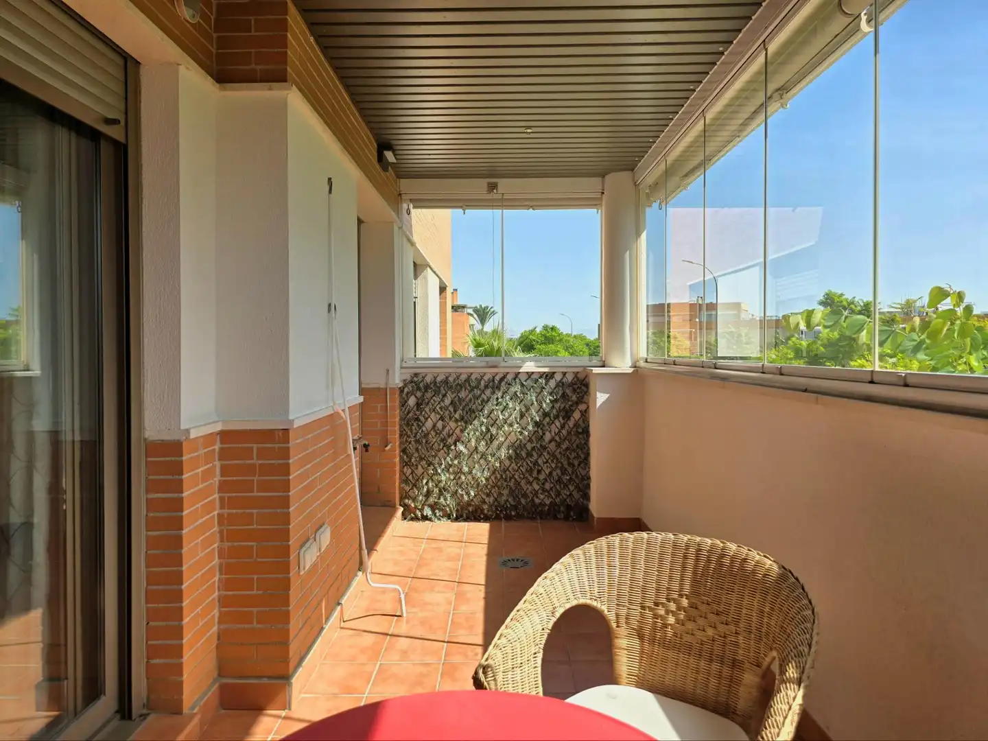 Terraza de Apartamento de alquiler en Torremolinos con Aire acondicionado, Calefacción y Jardín privado