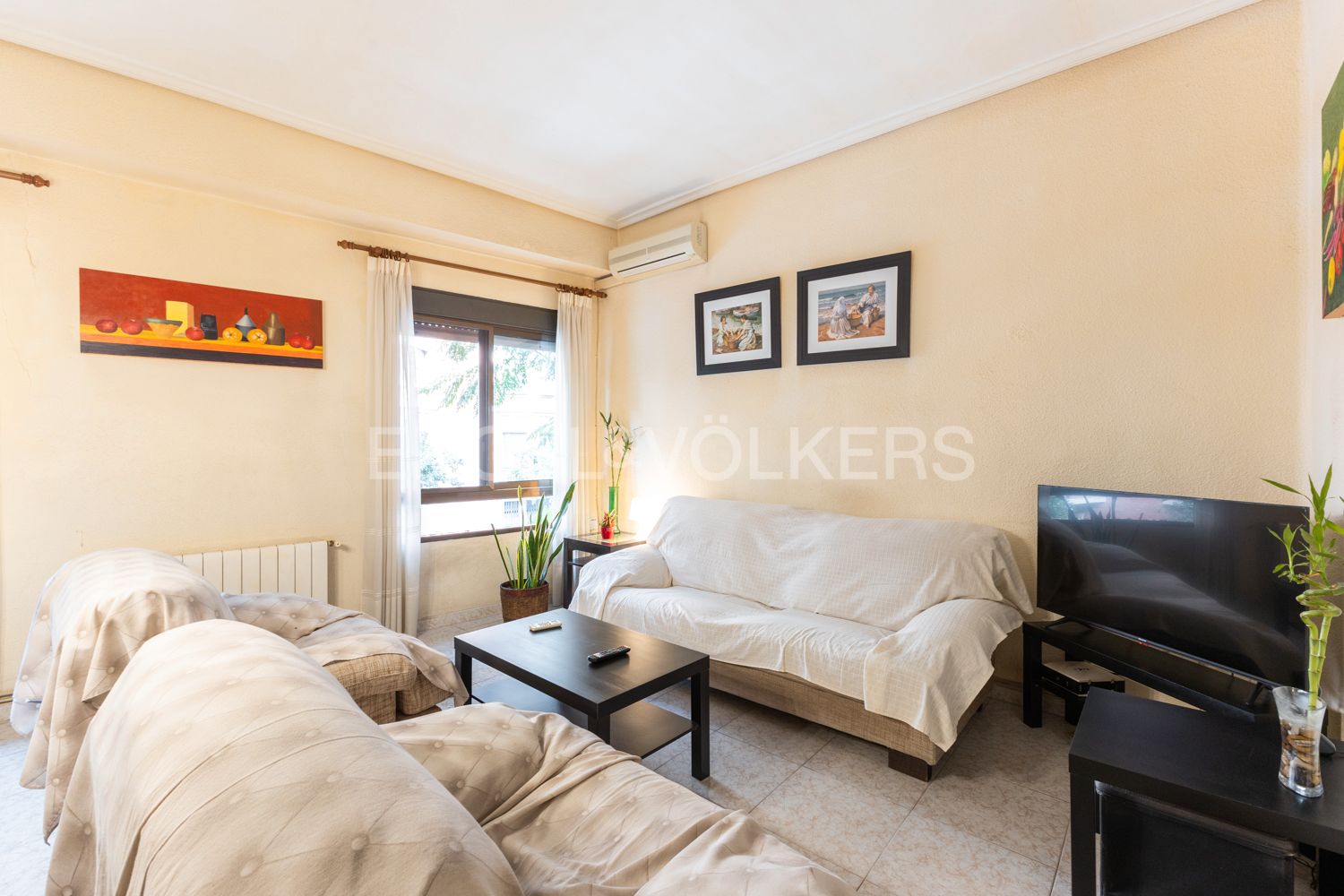 Vista exterior de Apartament en venda en  Valencia Capital amb Calefacció i Terrassa