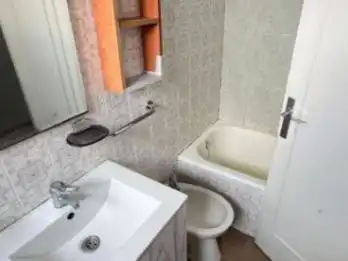 Bany de Pis en venda en L'Hospitalet de Llobregat amb Balcó