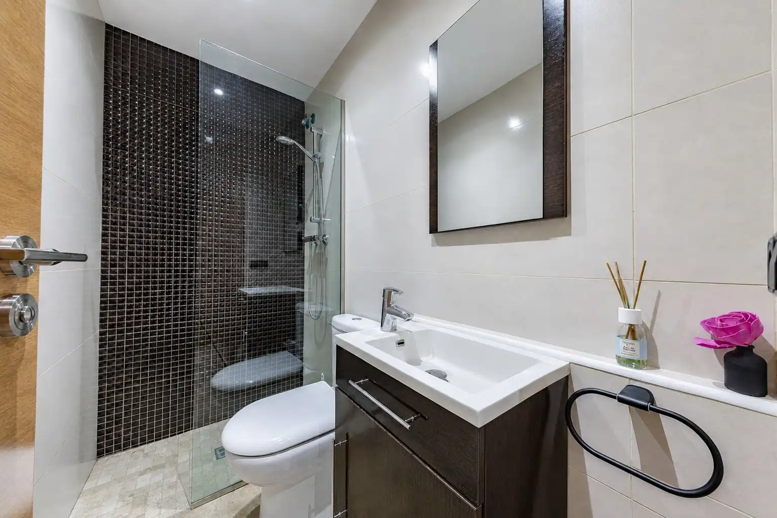 Adosado con terraza en venta en Gran Via de Lluís Companys, imagen 16