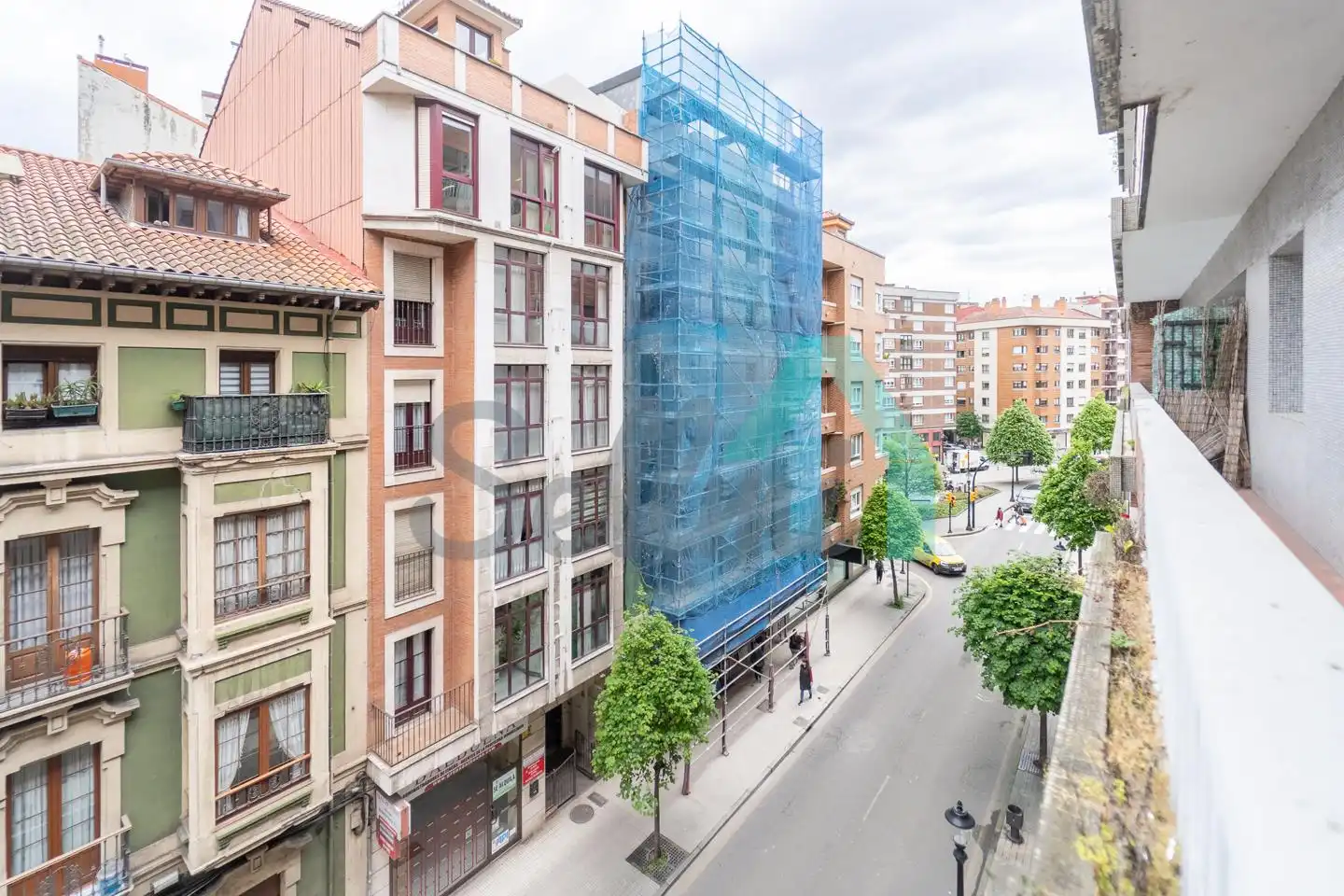 Vista exterior de Pis de lloguer en Gijón  amb Calefacció, Parquet i Terrassa