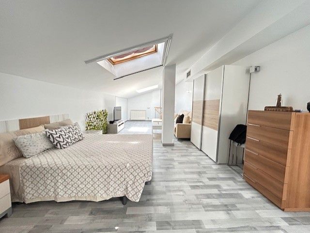 Habitación de Dúplex en venta en Santa Perpètua de Mogoda con Aire acondicionado, Calefacción y Amueblado