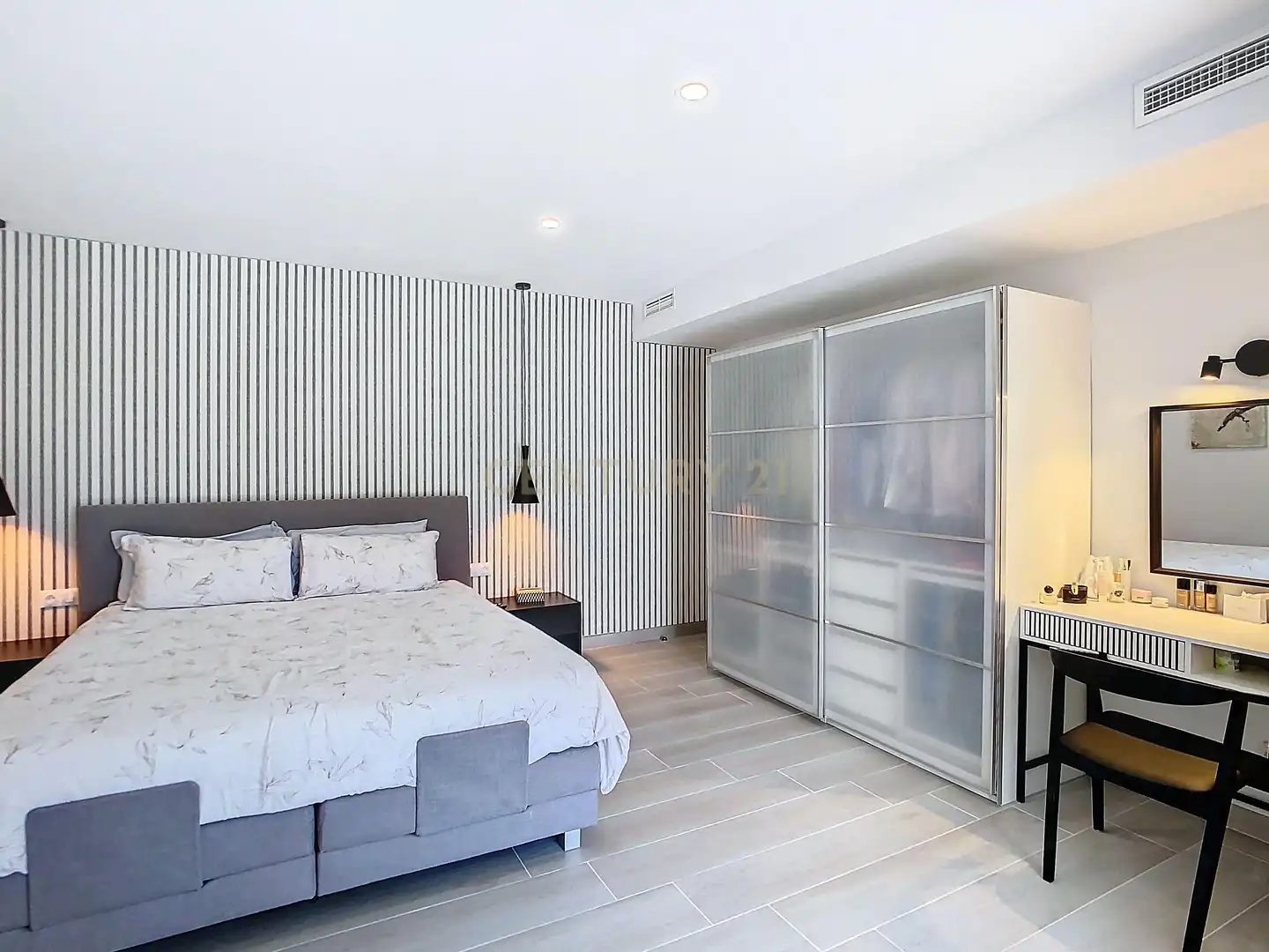 Schlafzimmer von Haus oder Chalet zum Verkauf in Benalmádena mit Klimaanlage, Balkon und Alarm