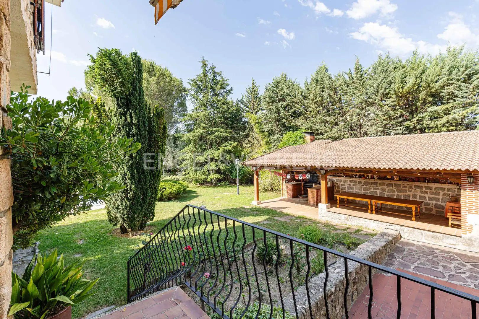 Jardí de Casa o xalet en venda en Becerril de la Sierra amb Calefacció, Jardí privat i Piscina