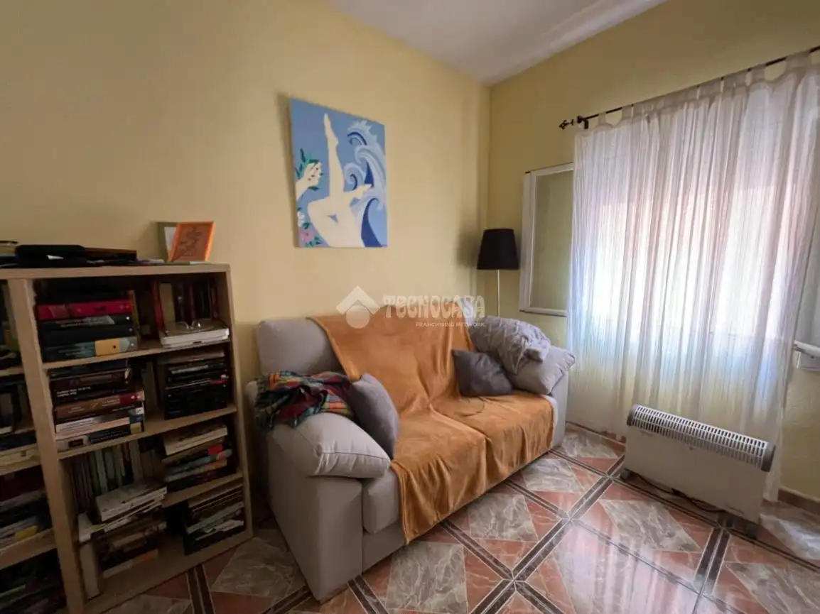 Sala d'estar de Pis en venda en Guadalajara amb Calefacció
