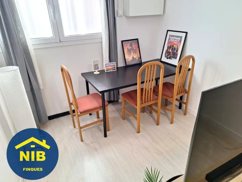 Menjador de Estudi en venda en Barcelona amb Parquet