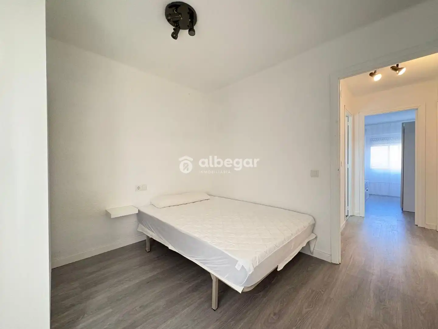 Dormitori de Pis de lloguer en Valencia amb Aire condicionat, Parquet i Terrassa