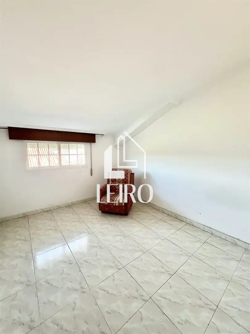 Dormitori de Casa o xalet en venda en Meis amb Calefacció, Jardí privat i Terrassa