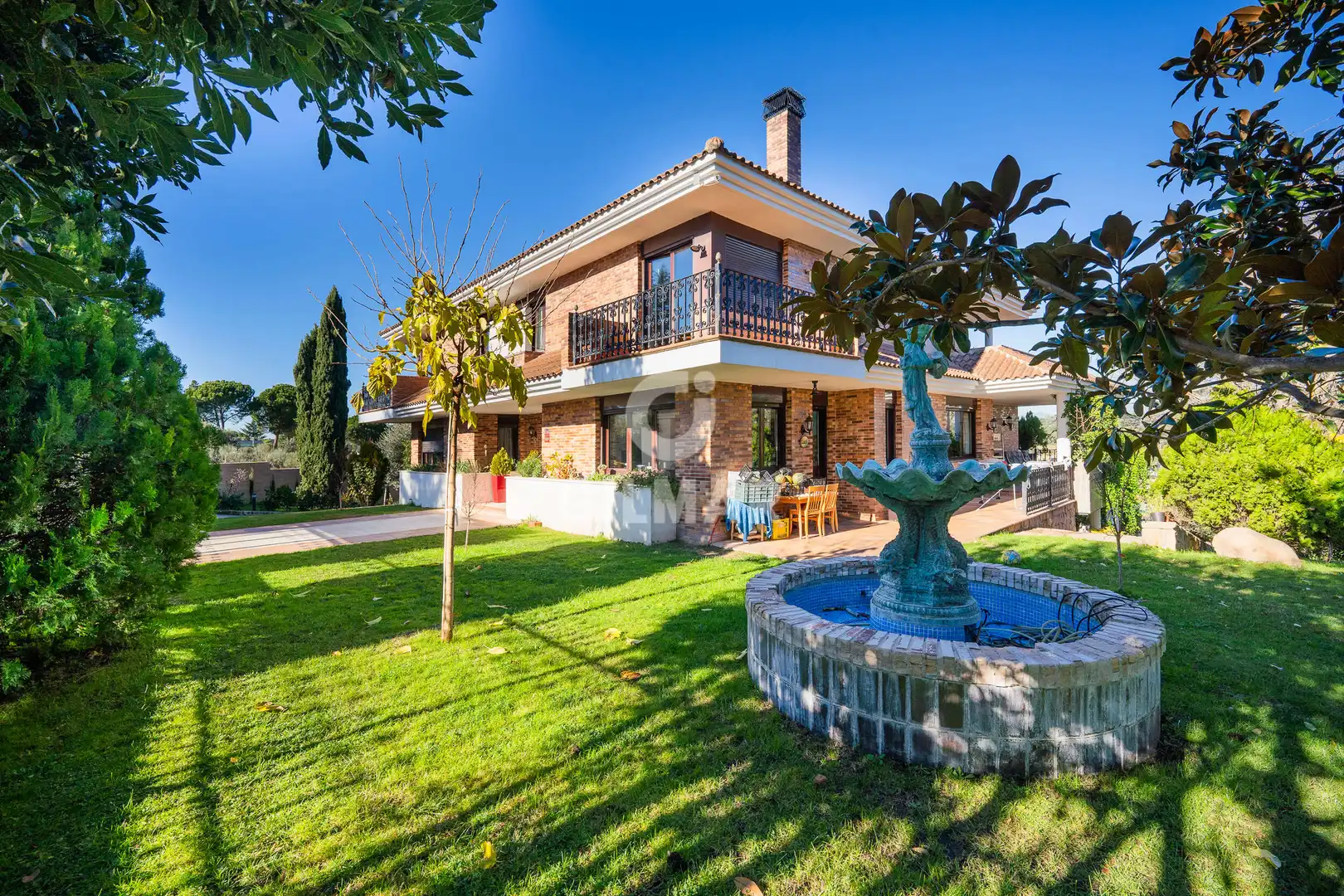 Jardí de Casa o xalet en venda en Pozuelo de Alarcón amb Calefacció, Jardí privat i Piscina