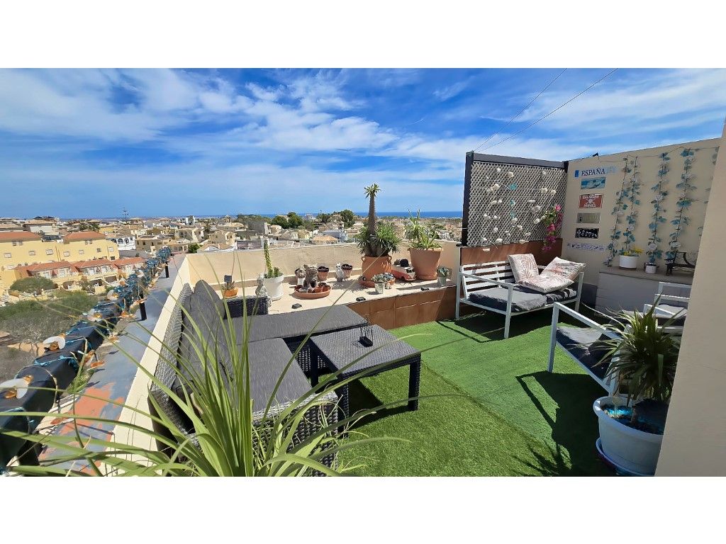 Terrassa de Casa o xalet en venda en Orihuela amb Aire condicionat i Balcó