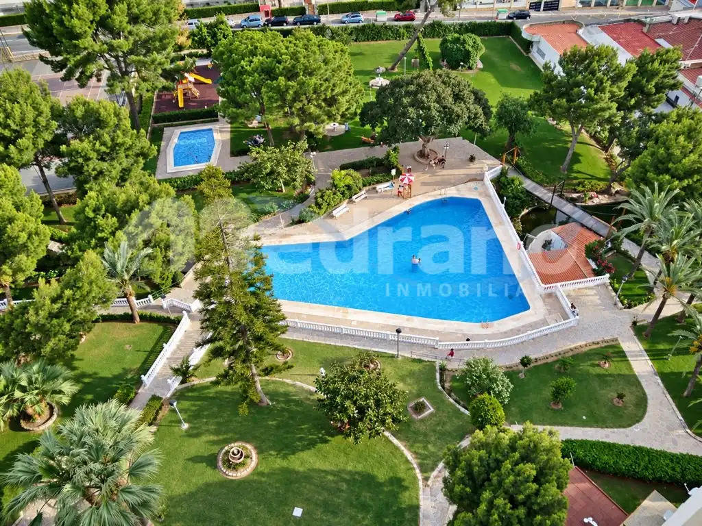 Piscina de Apartamento en venta en Benidorm con Terraza, Piscina y Piscina comunitaria