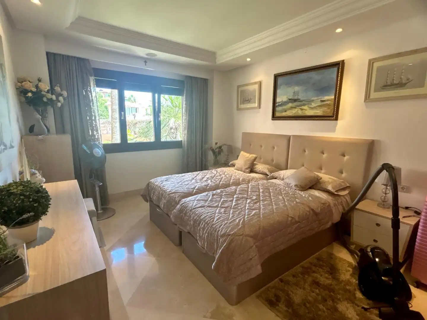 Habitación de Apartamento en venta en Estepona con Aire acondicionado, Terraza y Piscina
