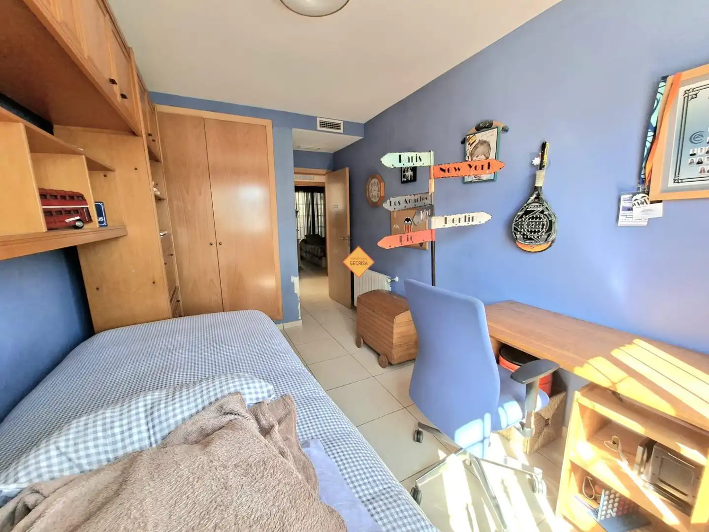 Habitación de Casa o chalet en venta en Paterna con Aire acondicionado, Calefacción y Jardín privado