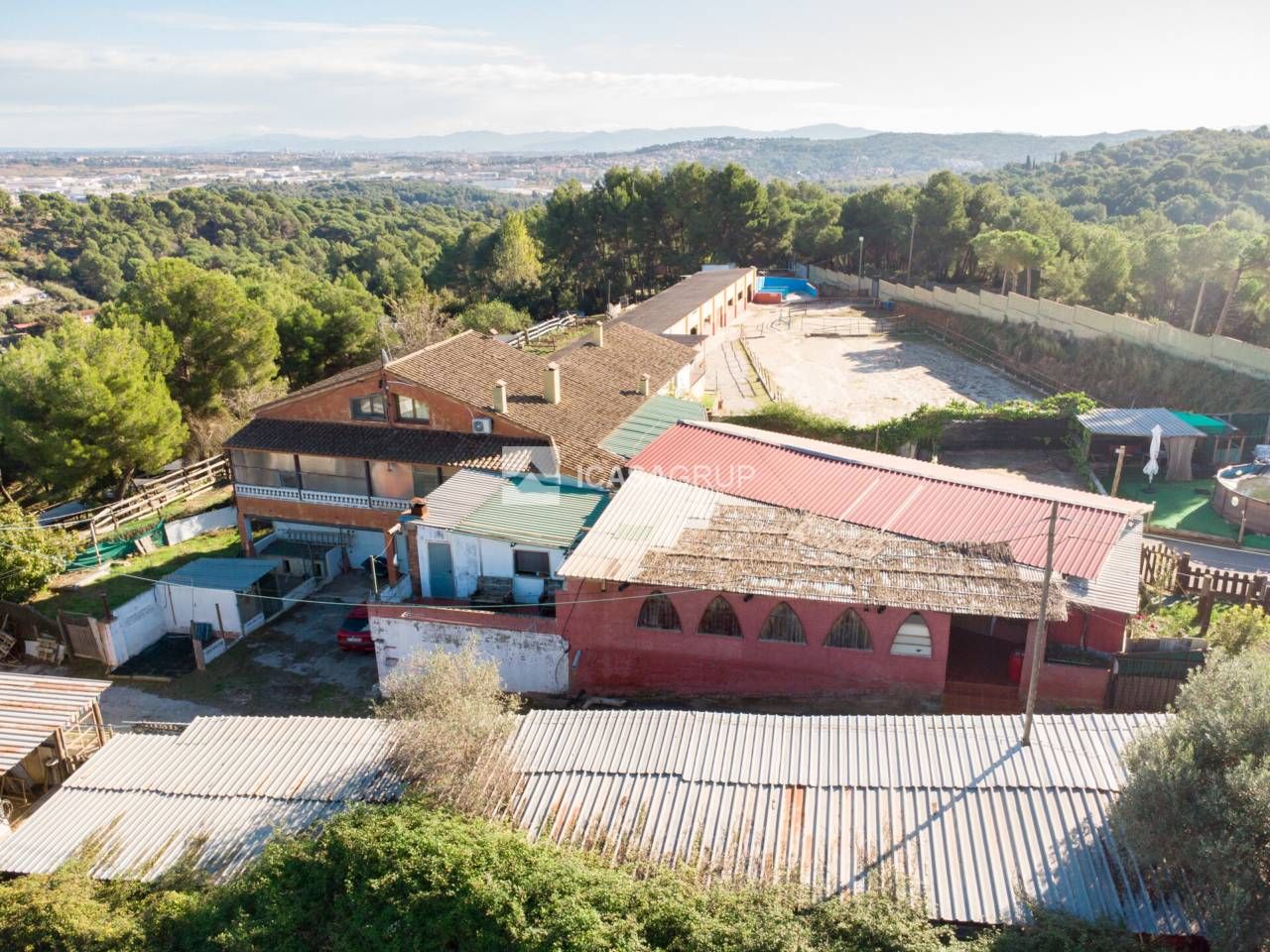 Country house for sale in Les Martines