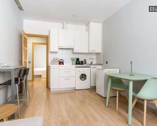 Cuina de Estudi per a compartir en  Madrid Capital amb Aire condicionat i Terrassa
