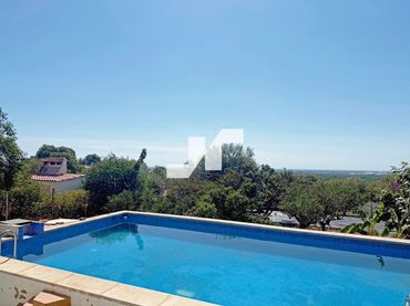 Detached house with pool for sale in Las Delicias