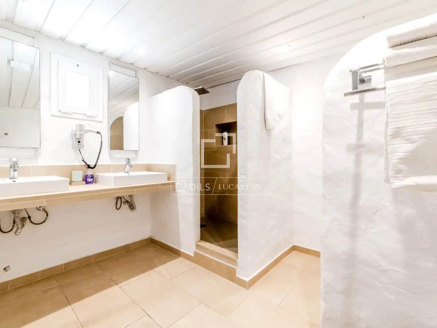 Baño de Finca rústica en venta en Canyelles con Aire acondicionado, Calefacción y Jardín privado