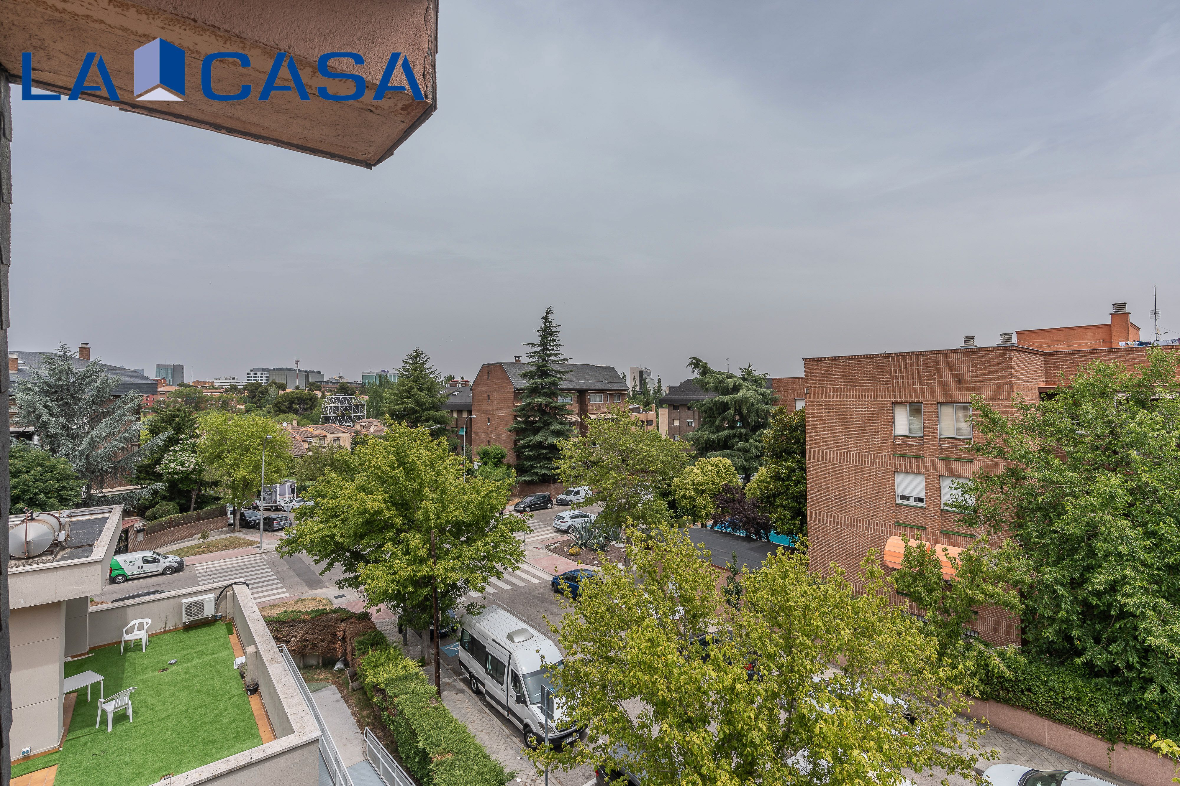 Exterior view of House or chalet for sale in  Madrid Capital  with Air Conditioner, Heating and Storage room